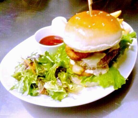 Sanya dolphin sports bar & grill