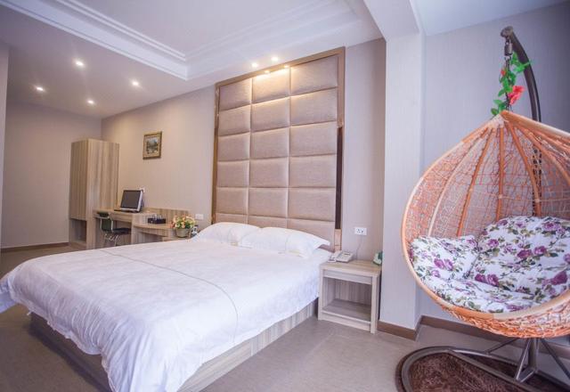 jinshutian Business Hotel