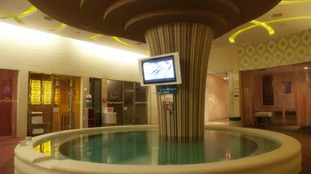 Century City Bathhouse