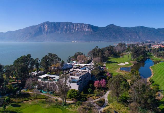 Lakeview Hotel