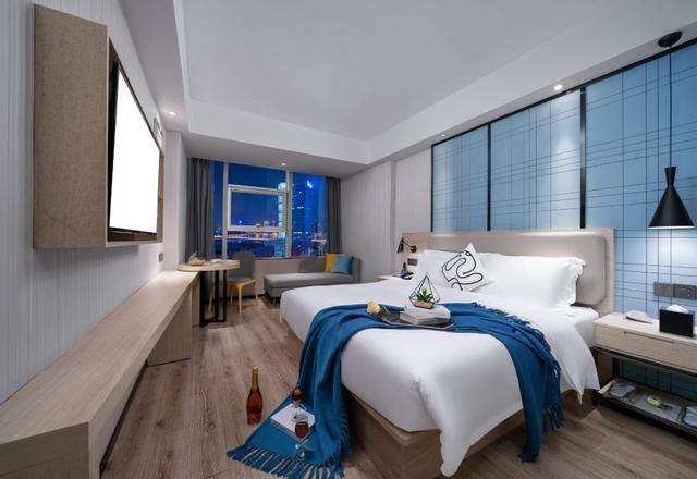 Baiman Hotel (Guangzhou Beijing Road Pedestrian Street Donghu Subway Station)