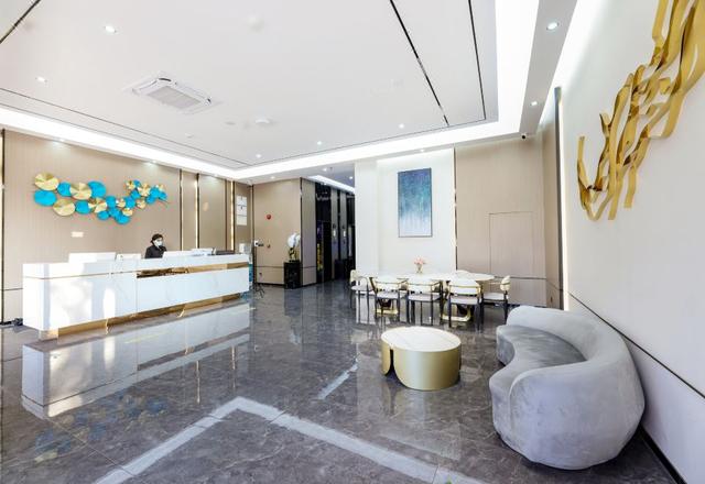Huahui Hotel