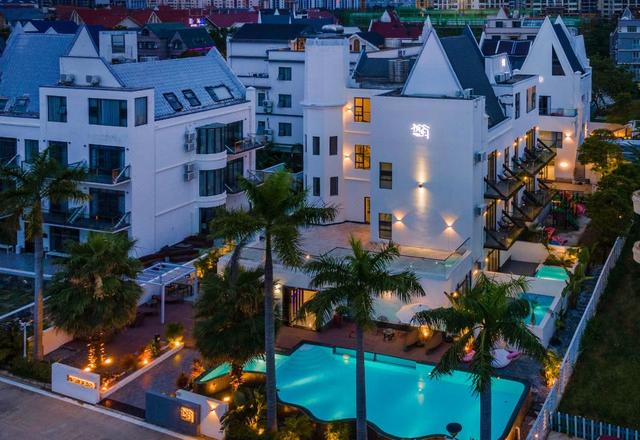 Tiffany blue Pool Villa (Beihai Qiaogang Silver Beach Resort)