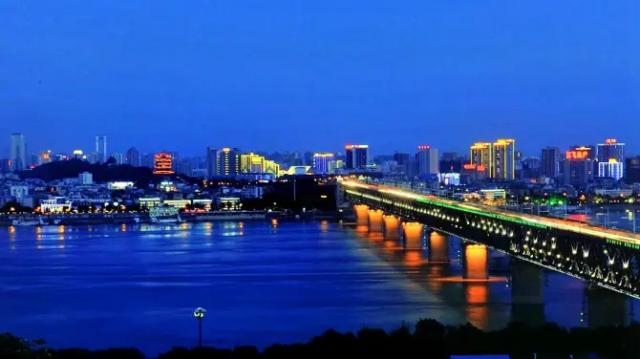 Wuhan Culture and Tourism Group · Yuehan Port (Two Rivers Tour)