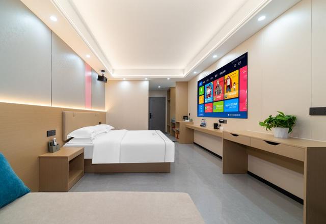 Ziyue Smart Hotel (Shuikou Dongjiang Industrial Park)