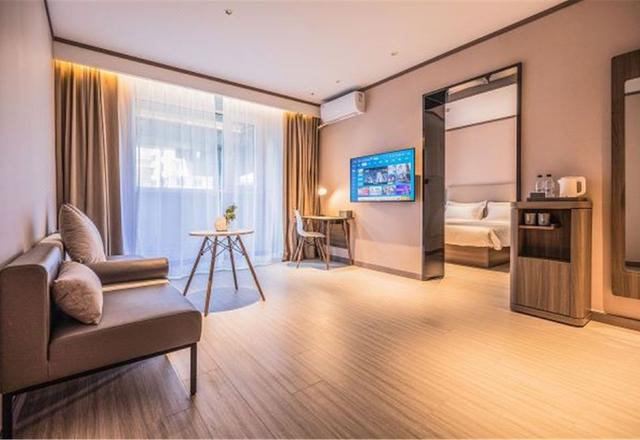 Hanting Hotel (Tianjin Chentangzhuang Metro Station)