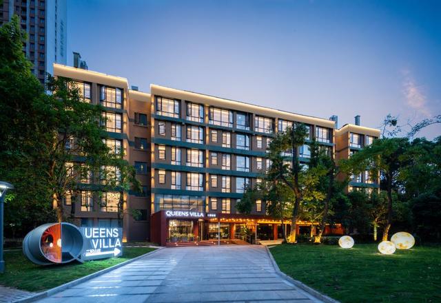 QUEENS VILLA